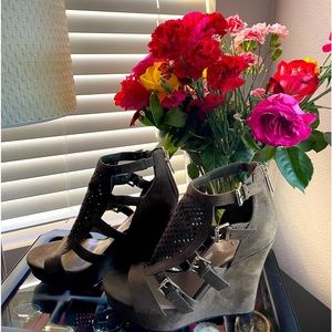 Guess, Olive color,used them only once .